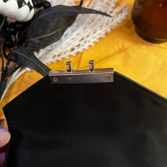 Nicole Miller Designer Women's Bag - Picture 11 of 11